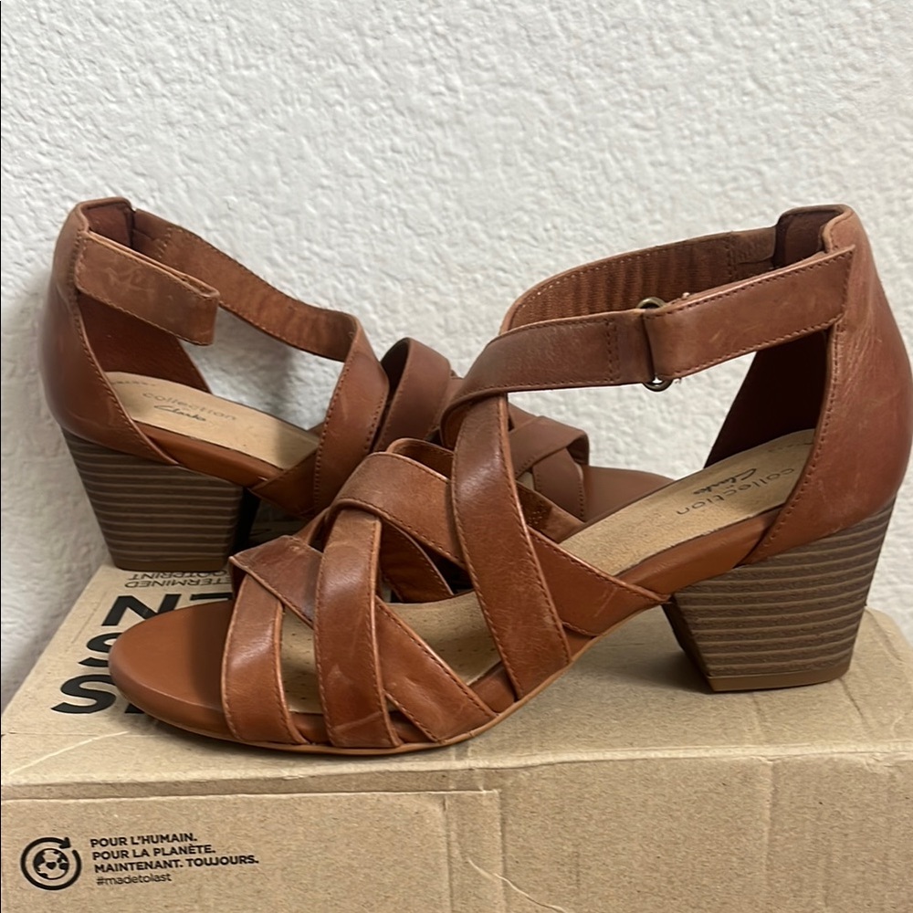 Naturalizer Women's Brown Strappy Sandals